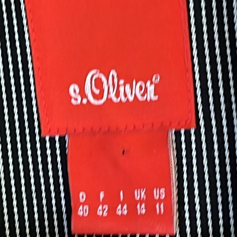 52.S Oliver Size 11 US UK 14 Pinstriped German Fully lined Blazer - Picture 3 of 9